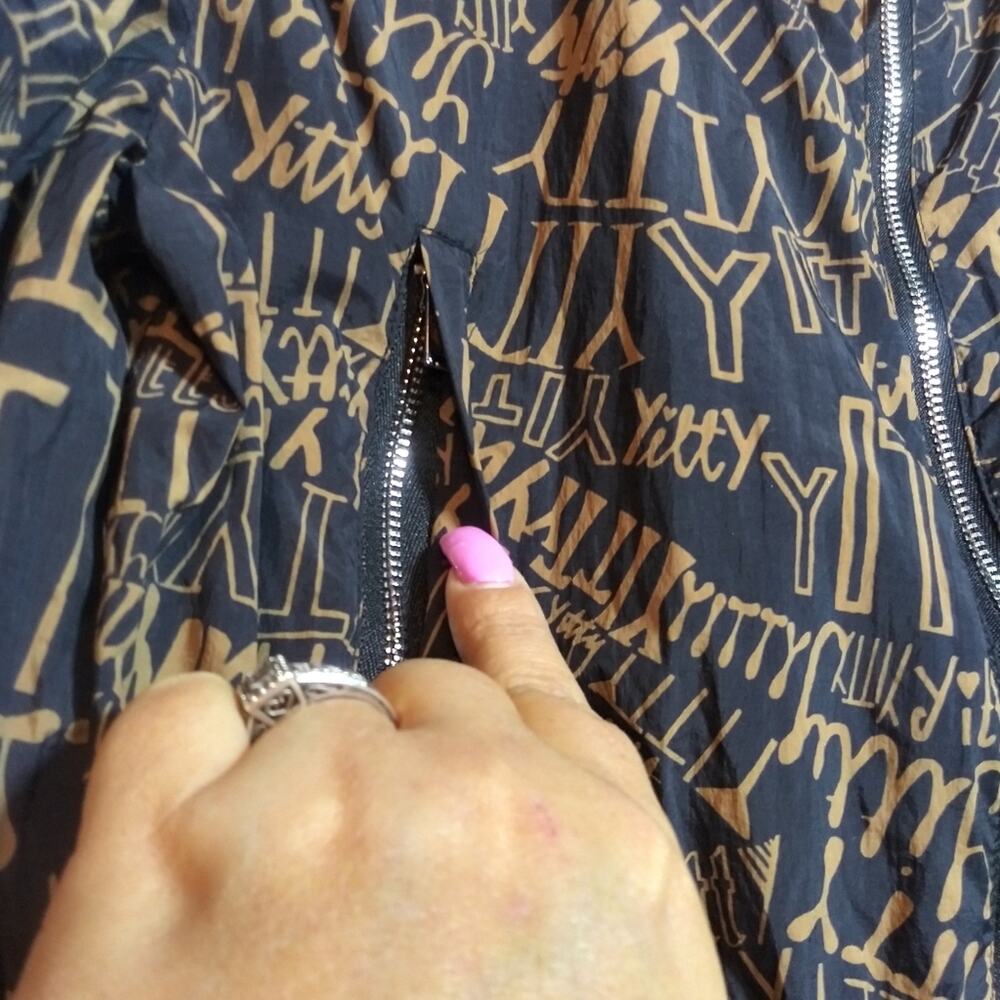 Yitty By Fabletics Medium Mesh Me Cropped Graphic… - image 7